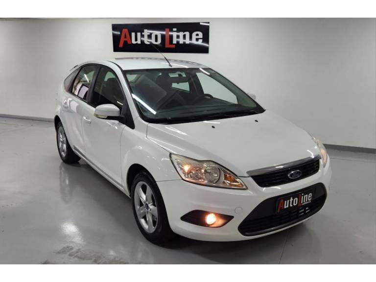 FORD - FOCUS - 2012/2012 - Branca - R$ 43.900,00