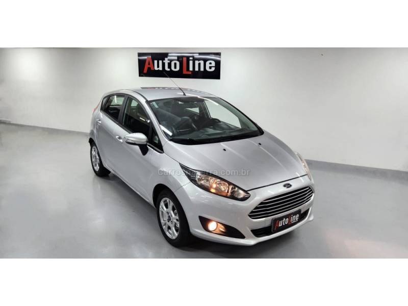 FORD - FIESTA - 2017/2017 - Prata - R$ 58.900,00