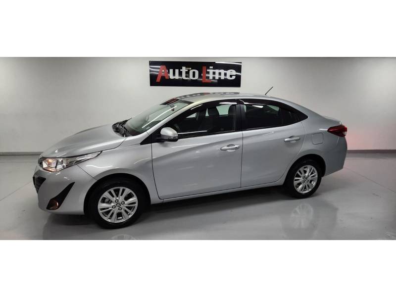TOYOTA - YARIS - 2019/2019 - Prata - R$ 79.900,00