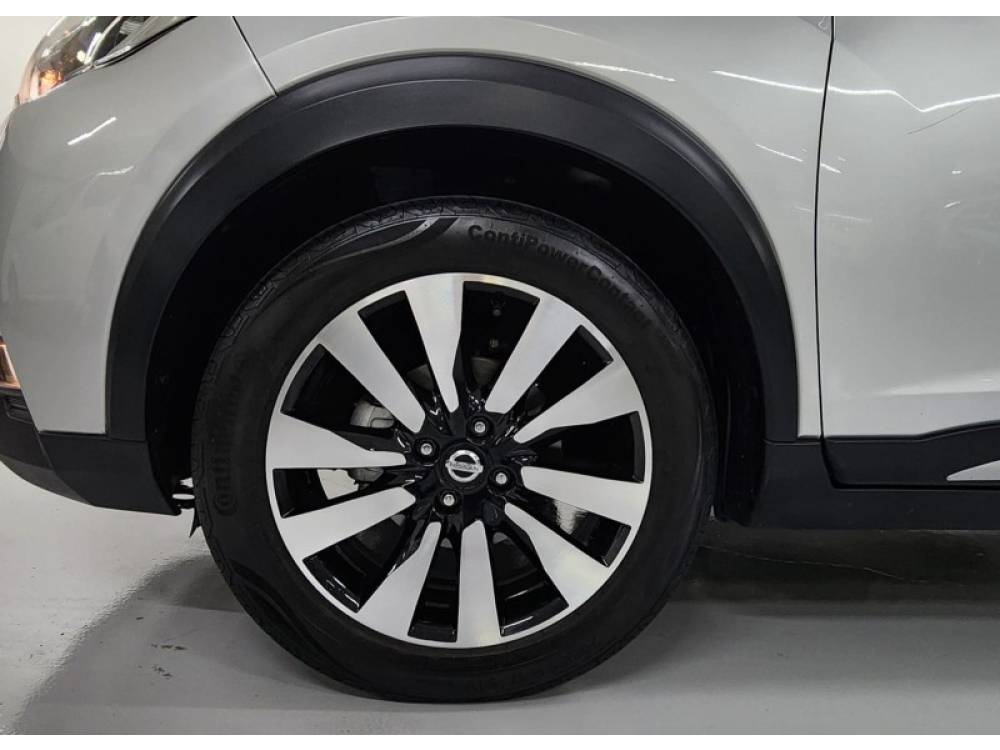 NISSAN - KICKS - 2018/2018 - Prata - R$ 85.999,00