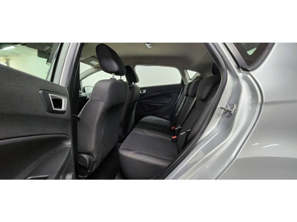 FORD - FIESTA - 2017/2017 - Prata - R$ 55.500,00