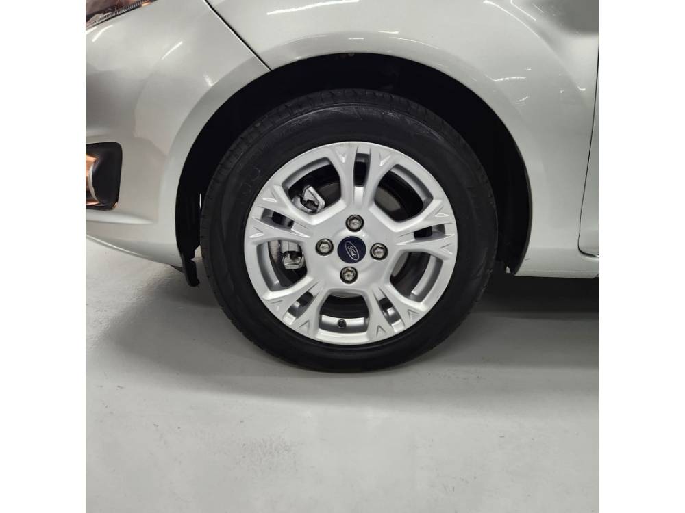 FORD - FIESTA - 2017/2017 - Prata - R$ 55.900,00