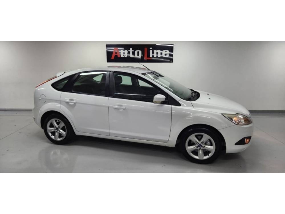 FORD - FOCUS - 2012/2012 - Branca - R$ 43.900,00