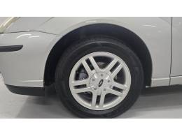 FORD - FOCUS - 2008/2008 - Prata - R$ 29.900,00
