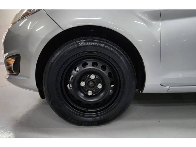 FORD - FIESTA - 2017/2017 - Prata - R$ 54.900,00