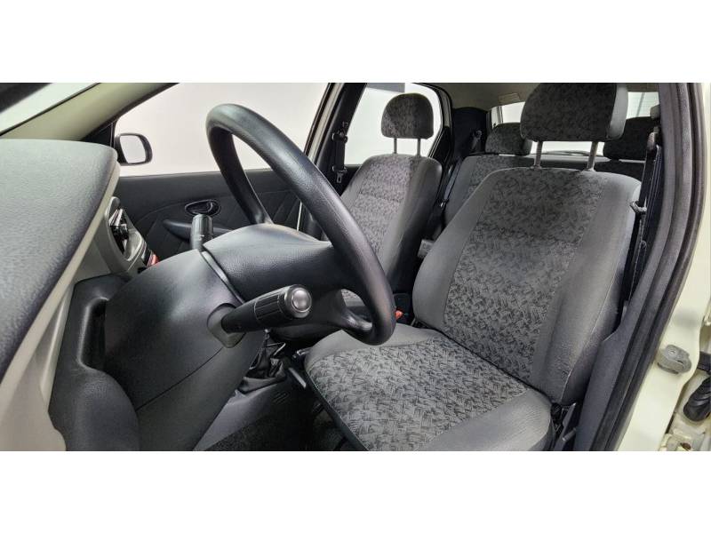 FIAT - PALIO - 2010/2010 - Branca - R$ 31.900,00
