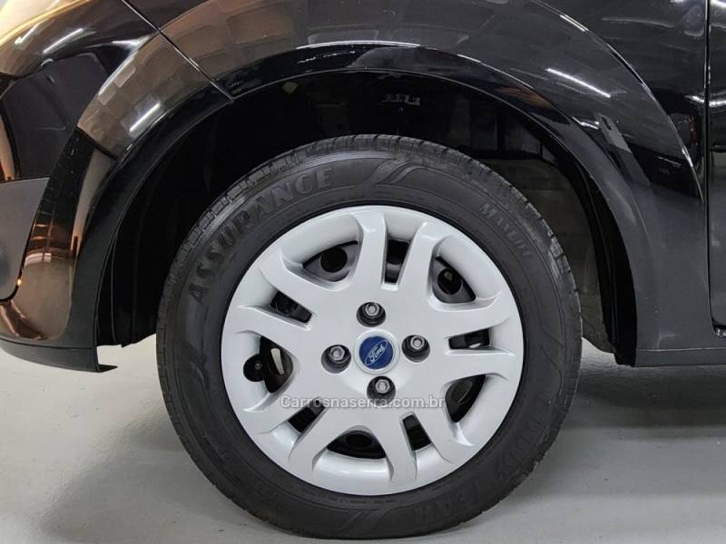 FORD - FIESTA - 2014/2014 - Preta - R$ 35.900,00