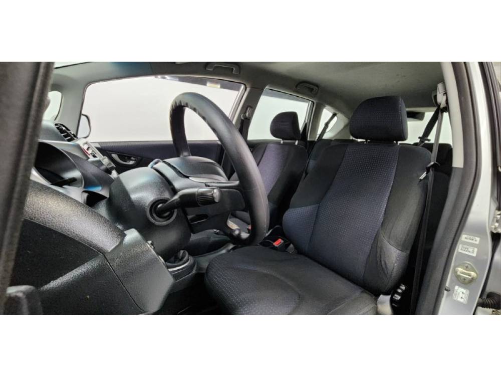 HONDA - FIT - 2011/2011 - Prata - R$ 47.900,00