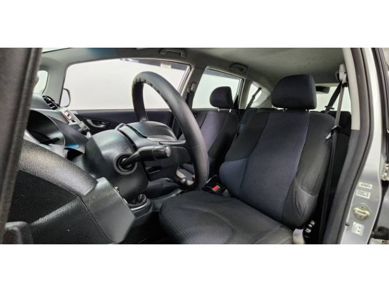 HONDA - FIT - 2011/2011 - Prata - R$ 47.900,00
