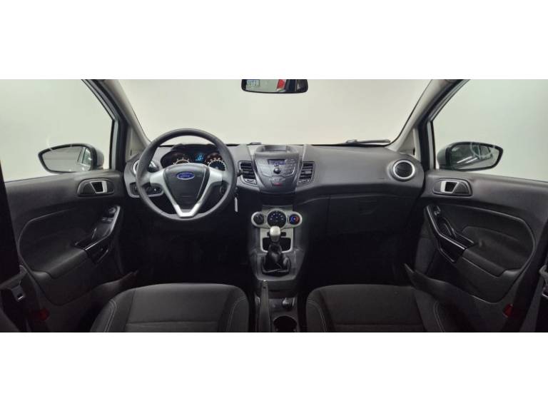FORD - FIESTA - 2017/2017 - Prata - R$ 55.900,00