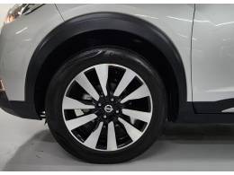 NISSAN - KICKS - 2017/2017 - Prata - R$ 87.900,00