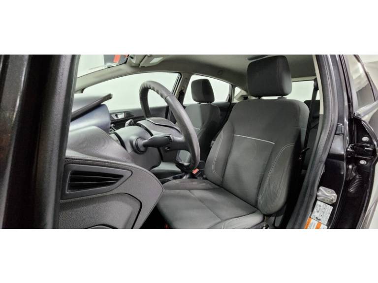 FORD - FIESTA - 2014/2014 - Preta - R$ 43.500,00