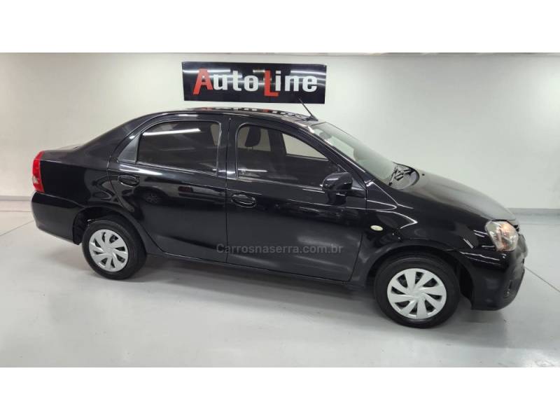 TOYOTA - ETIOS - 2018/2018 - Preta - R$ 61.900,00