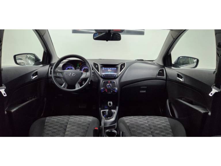 HYUNDAI - HB20 - 2018/2018 - Prata - R$ 68.900,00