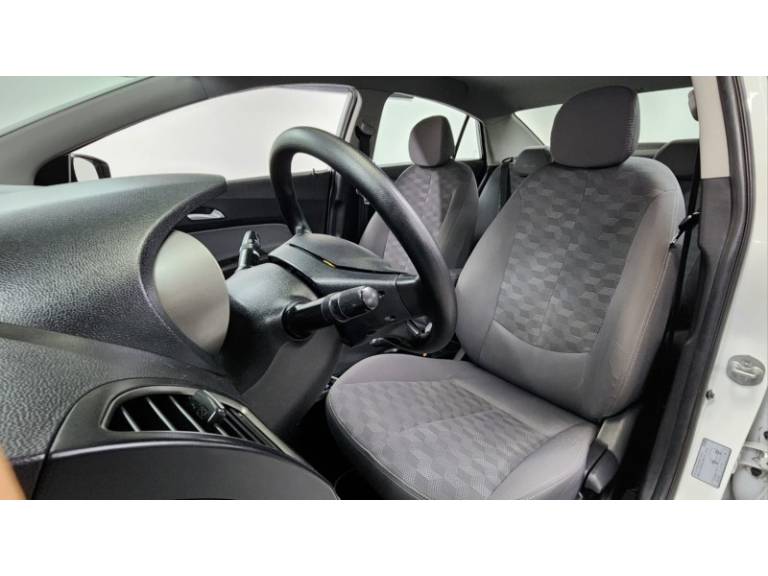 HYUNDAI - HB20 - 2017/2017 - Branca - R$ 65.900,00