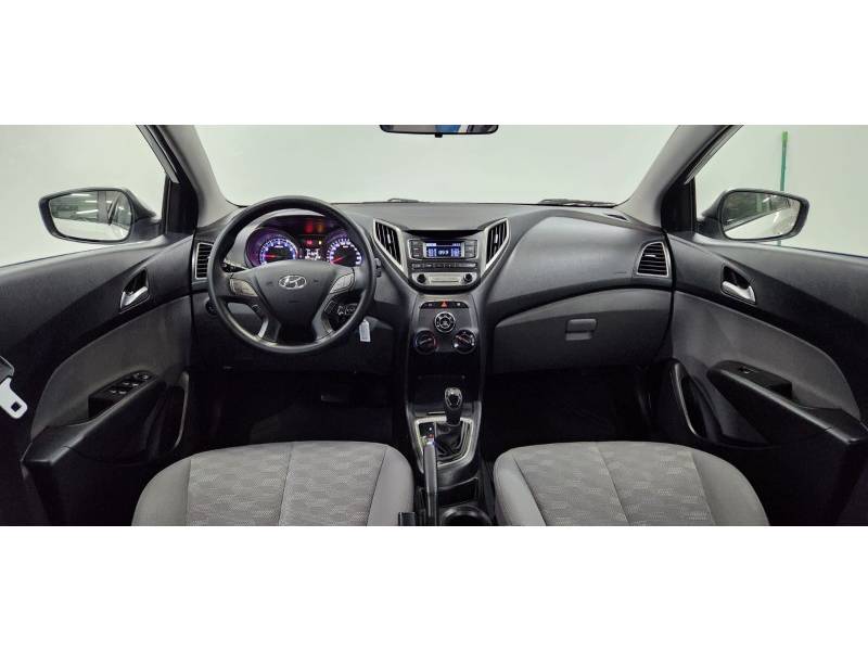 HYUNDAI - HB20S - 2017/2017 - Branca - R$ 65.900,00