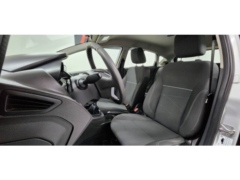 FORD - FIESTA - 2017/2017 - Prata - R$ 54.900,00