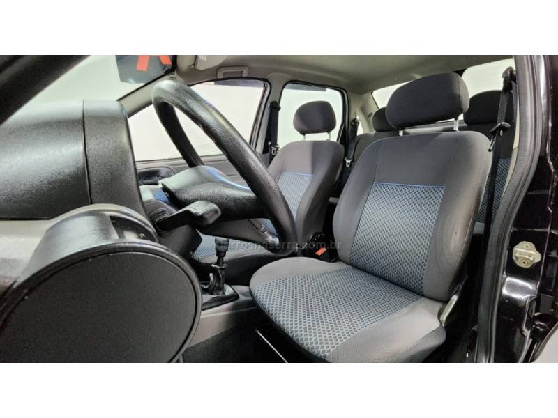 CHEVROLET - CORSA - 2013/2013 - Preta - R$ 28.900,00