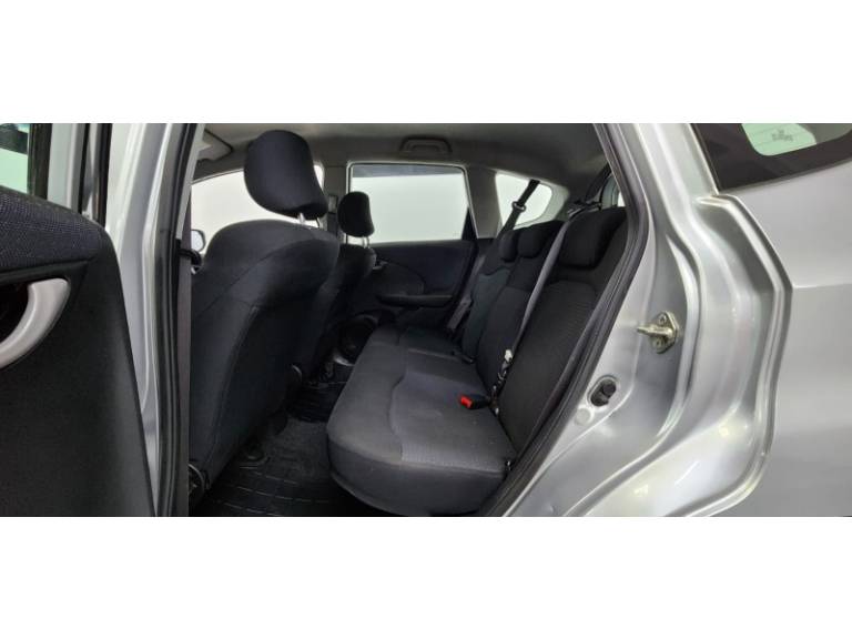 HONDA - FIT - 2011/2011 - Prata - R$ 47.900,00