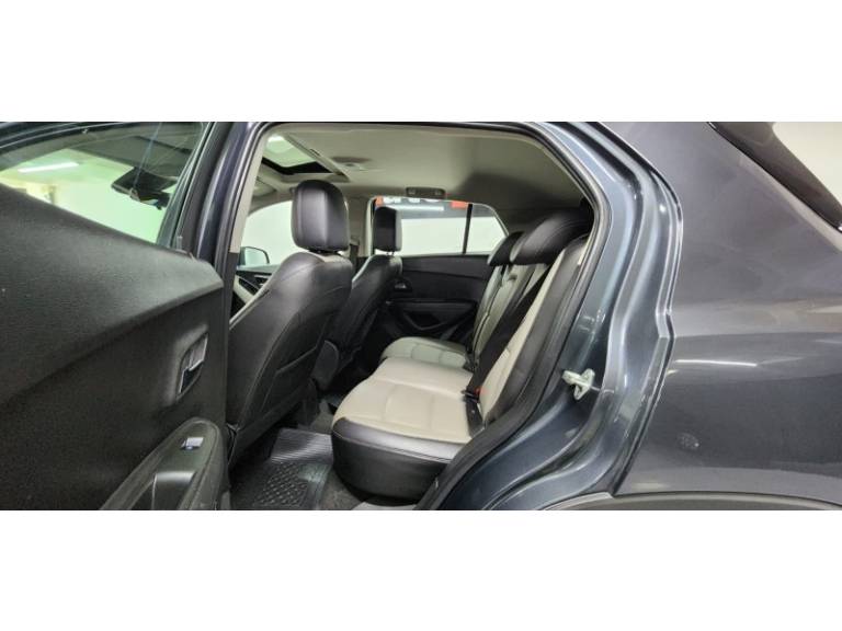 CHEVROLET - TRACKER - 2015/2015 - Cinza - R$ 69.990,00