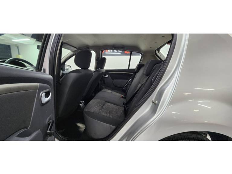 RENAULT - SANDERO - 2011/2011 - Prata - R$ 30.999,00
