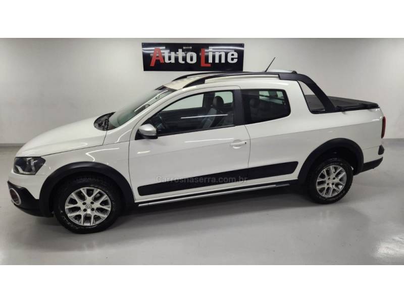 VOLKSWAGEN - SAVEIRO - 2015/2015 - Branca - R$ 74.900,00