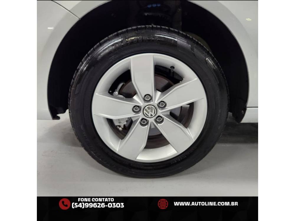 VOLKSWAGEN - FOX - 2018/2018 - Prata - R$ 59.900,00
