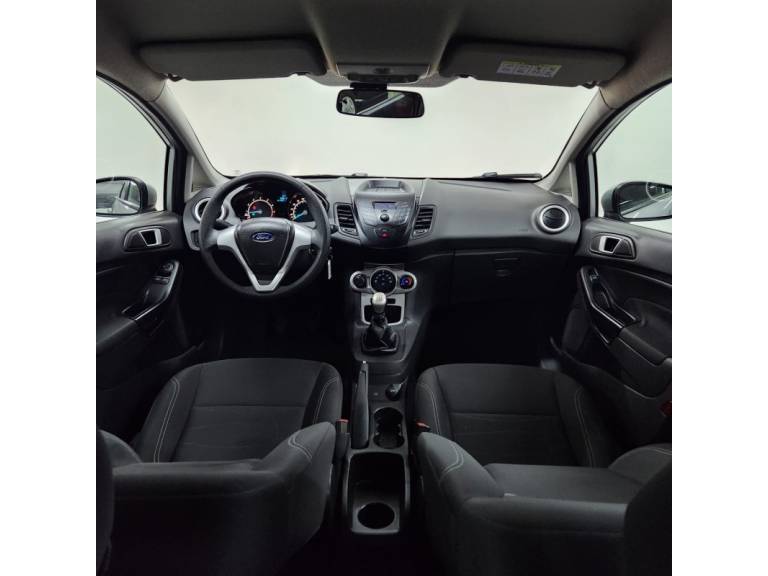 FORD - FIESTA - 2017/2017 - Prata - R$ 55.900,00