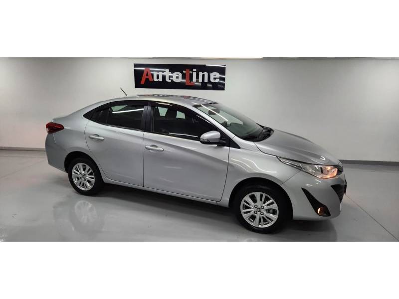 TOYOTA - YARIS - 2019/2019 - Prata - R$ 79.900,00