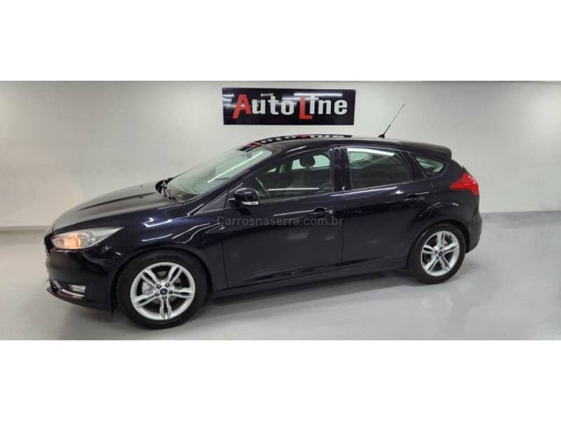 FORD - FOCUS - 2016/2016 - Preta - R$ 64.900,00